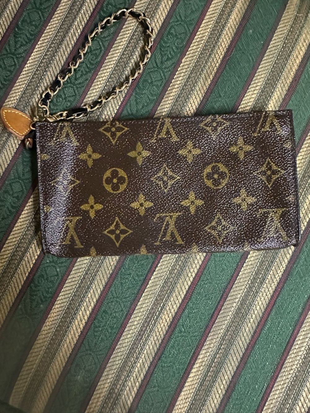 Louis Vuitton pouchette